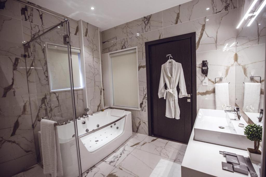 לאהור Grand Ittehad Boutique Hotel מראה חיצוני תמונה
