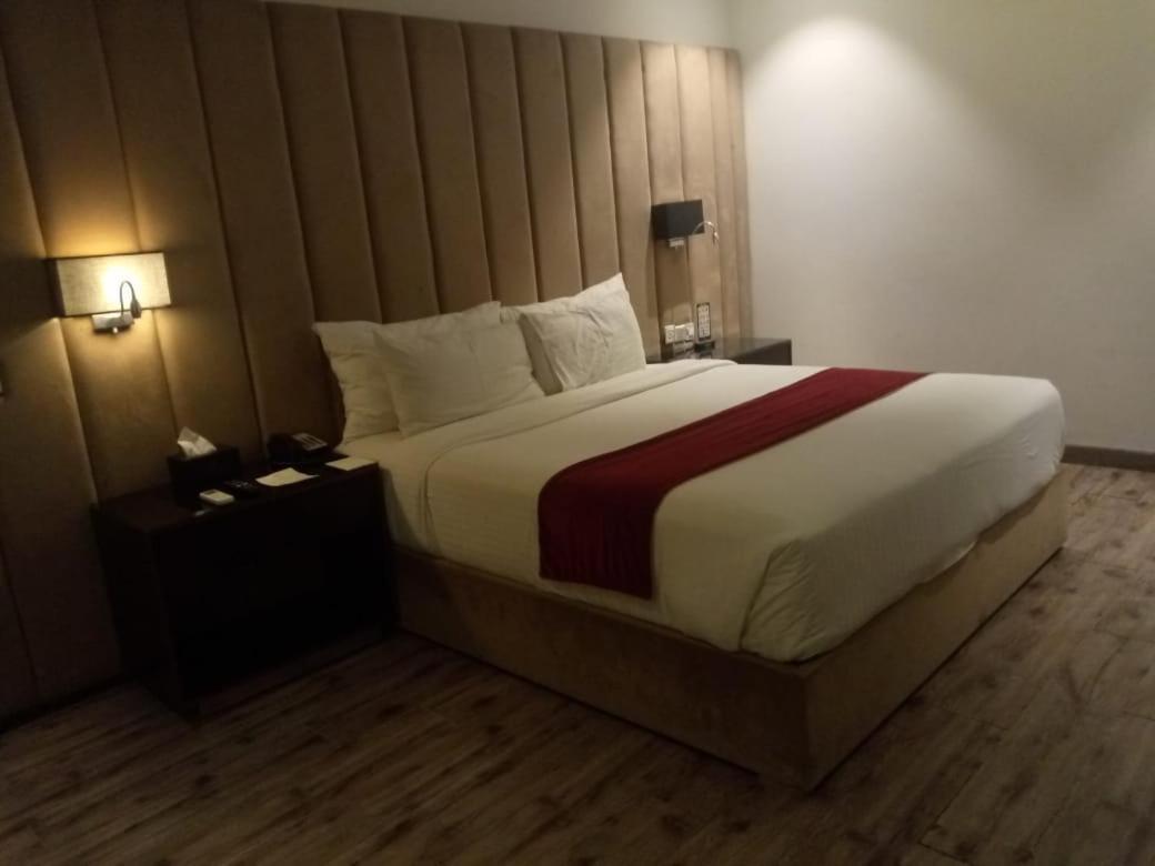 לאהור Grand Ittehad Boutique Hotel מראה חיצוני תמונה